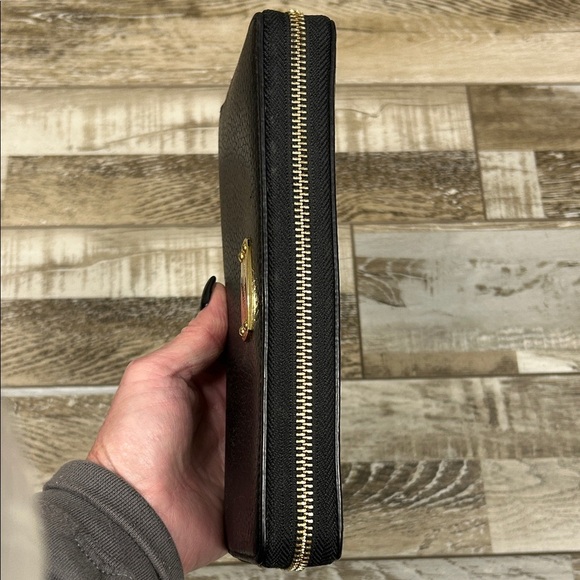 Michael Kors Black Wallet with Gold Details - Picture 7 of 10